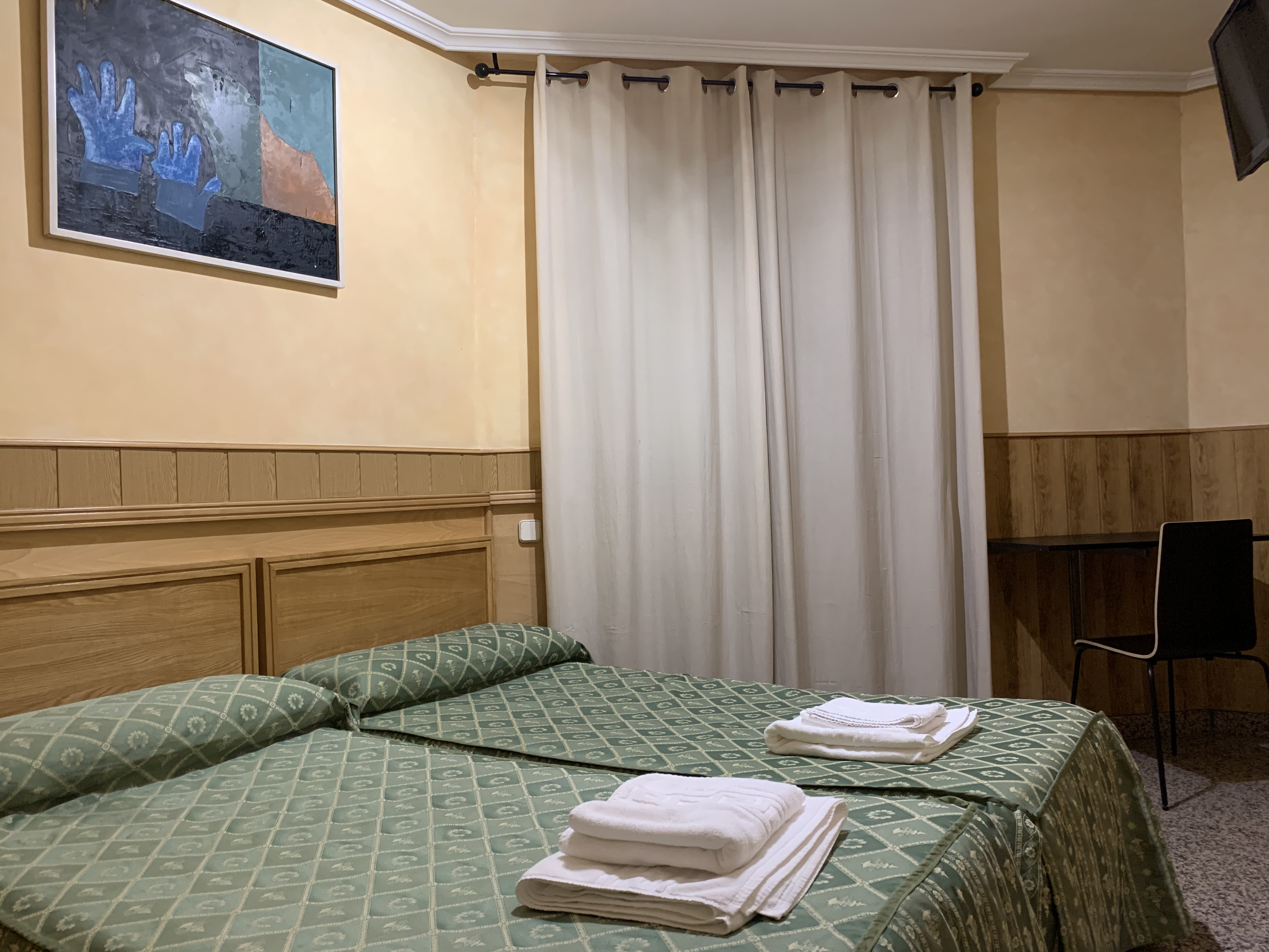 هتل Hostal Juan XXIII San Sebastián de los Reyes