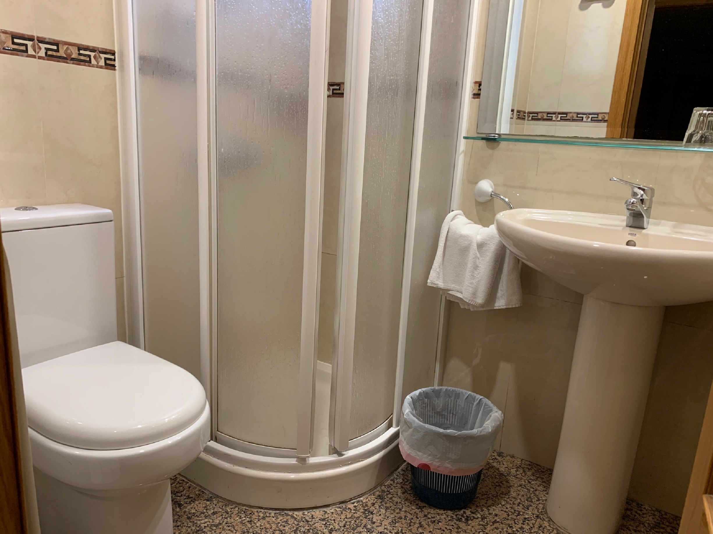 هتل Hostal Juan XXIII San Sebastián de los Reyes