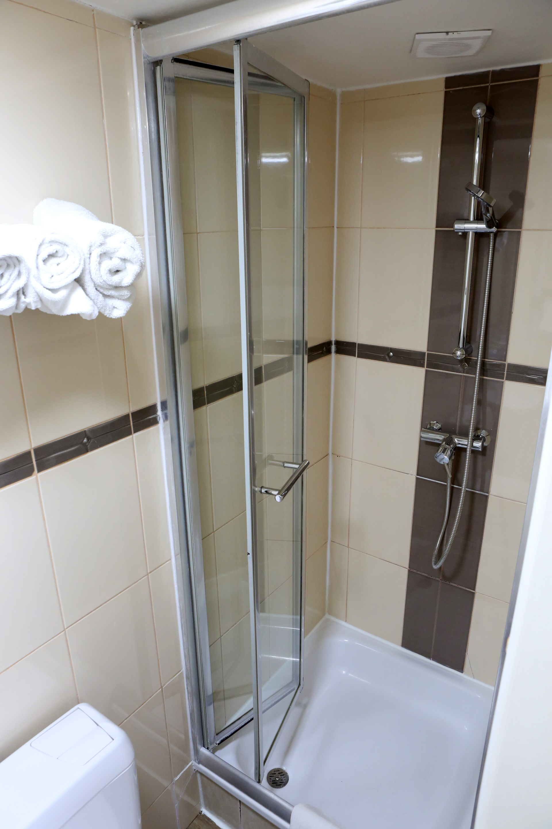 Alibaba https://cdn.alibaba.ir/ostorage/hotel/images/AF67BCA8/CD2A8DE2B61FF3D83D6DB57A190D4AA1.JPG