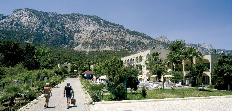 هتل Hotel Golden Sun بلدیبی