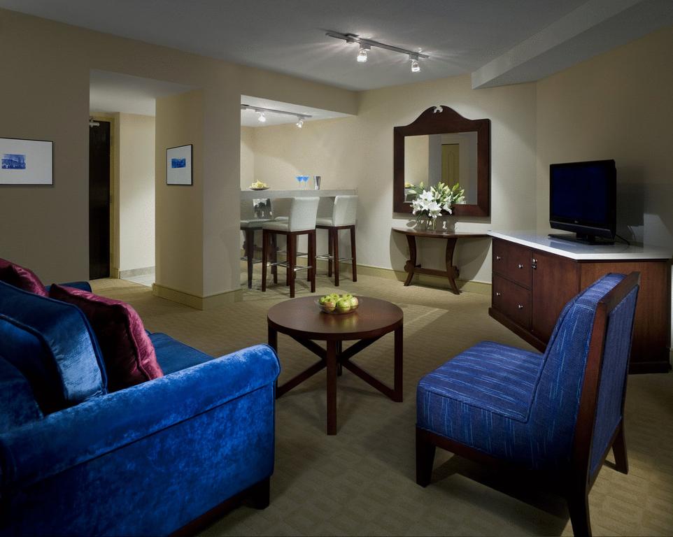 هتل Inn At The Quay New Westminster