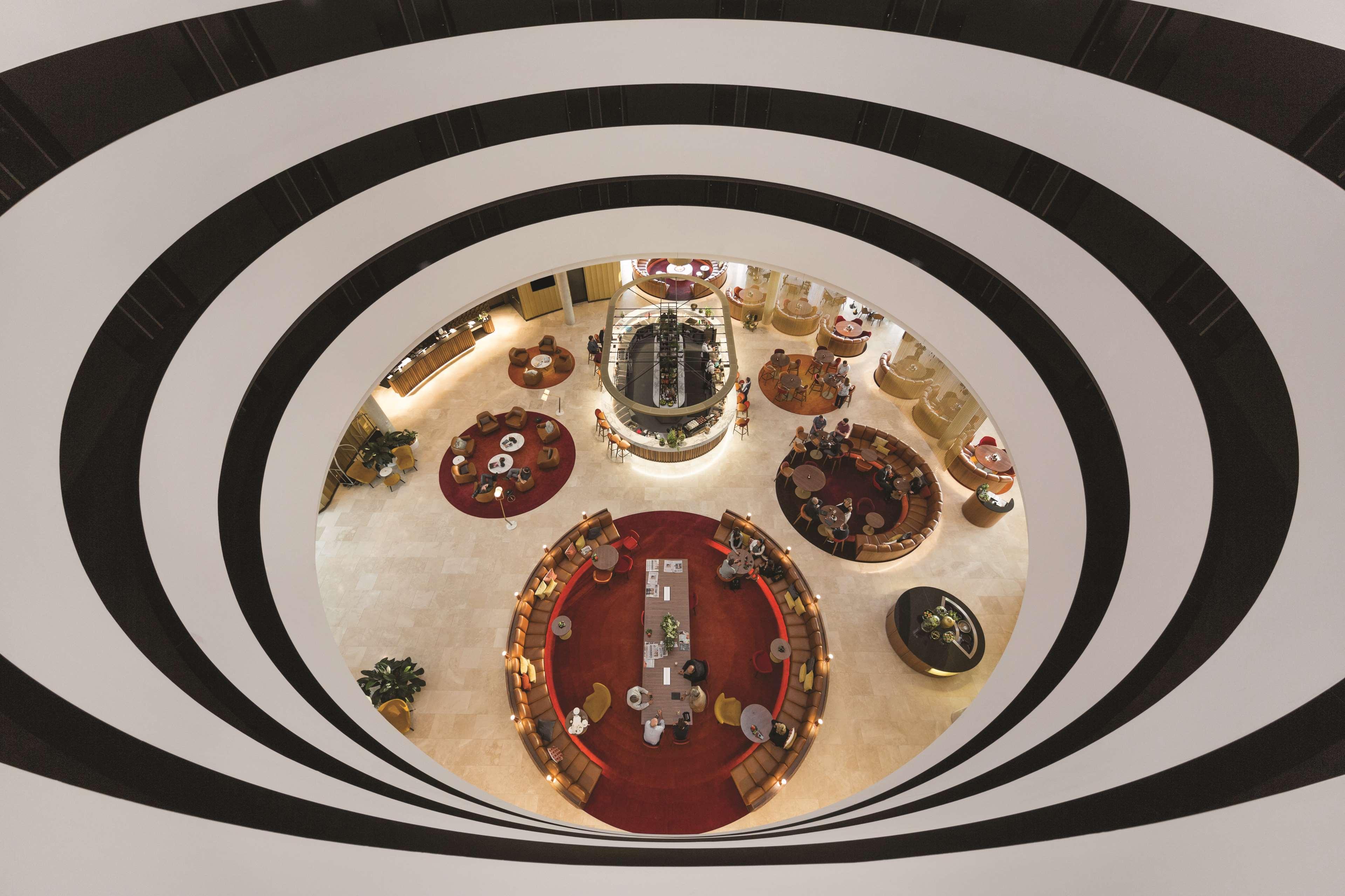 هتل Vibe Hotel Canberra Airport Canberra