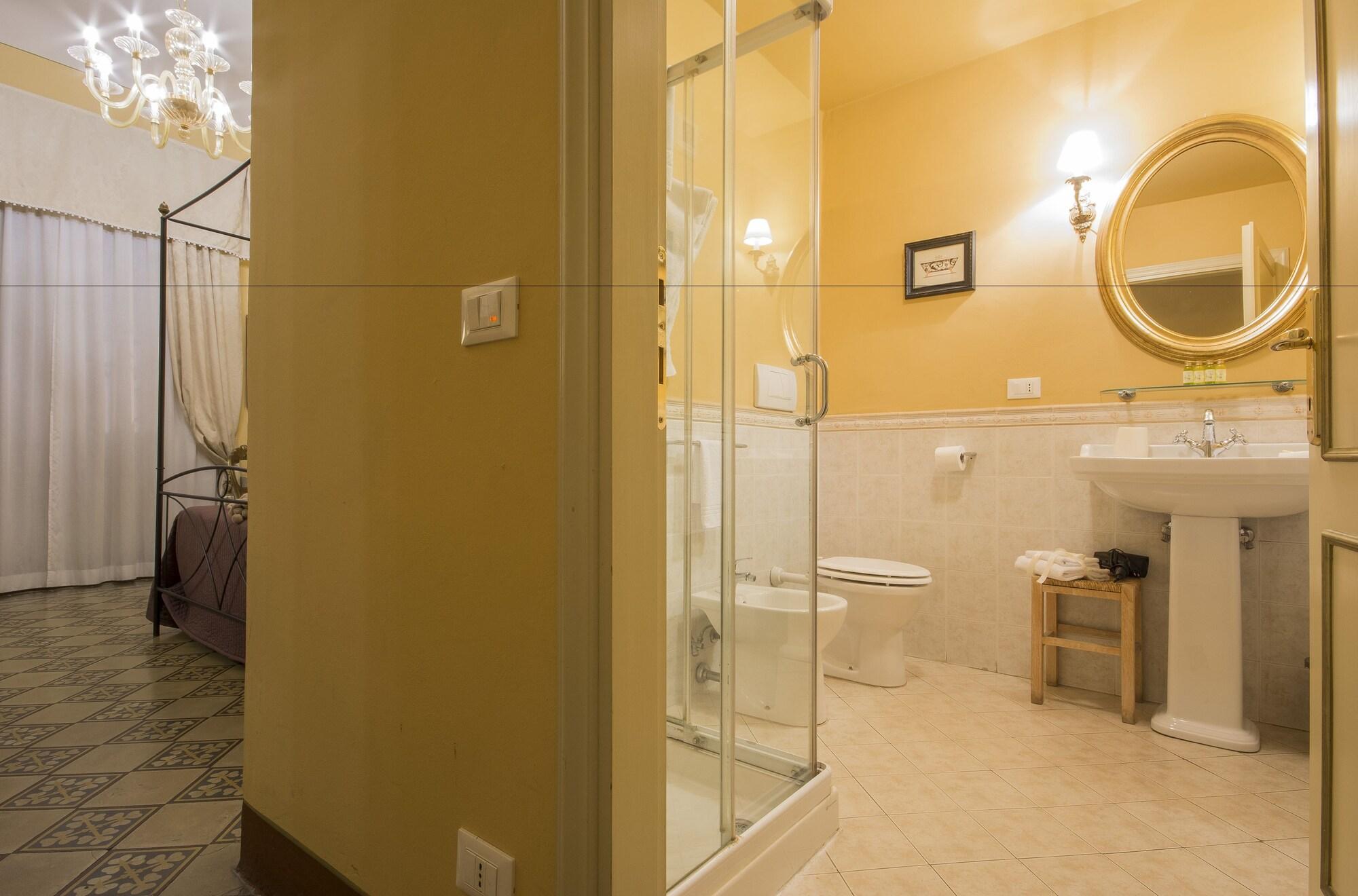 هتل B&B La Boheme لوکا