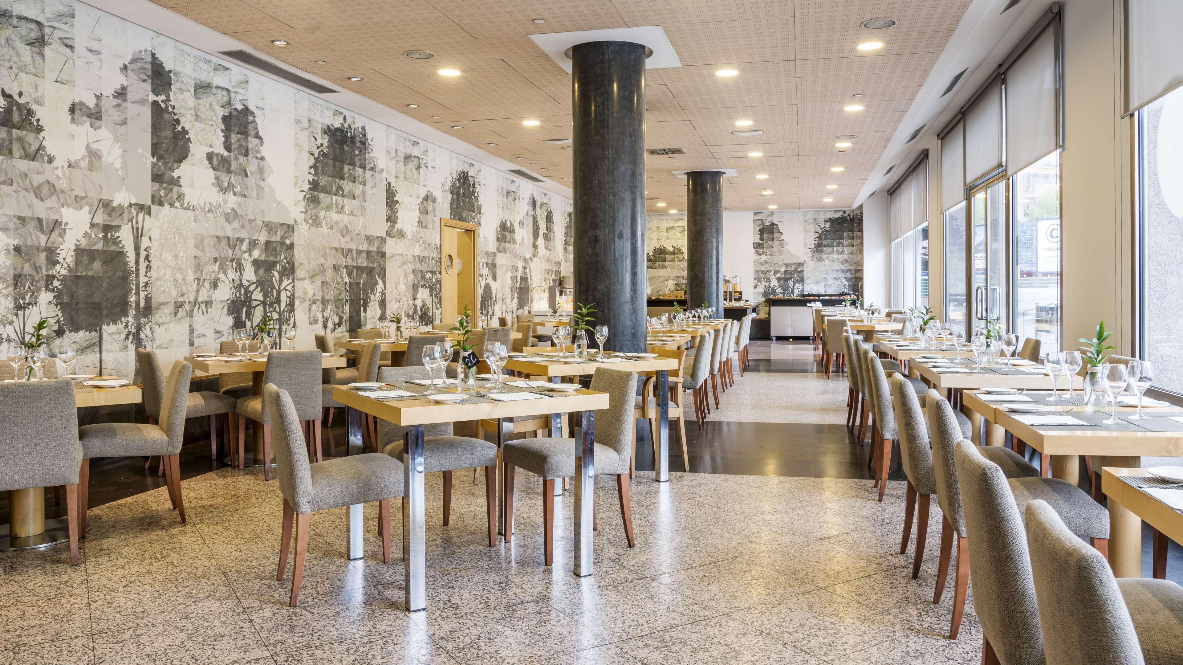 هتل Hotel ILUNION Alcalá Norte مادرید