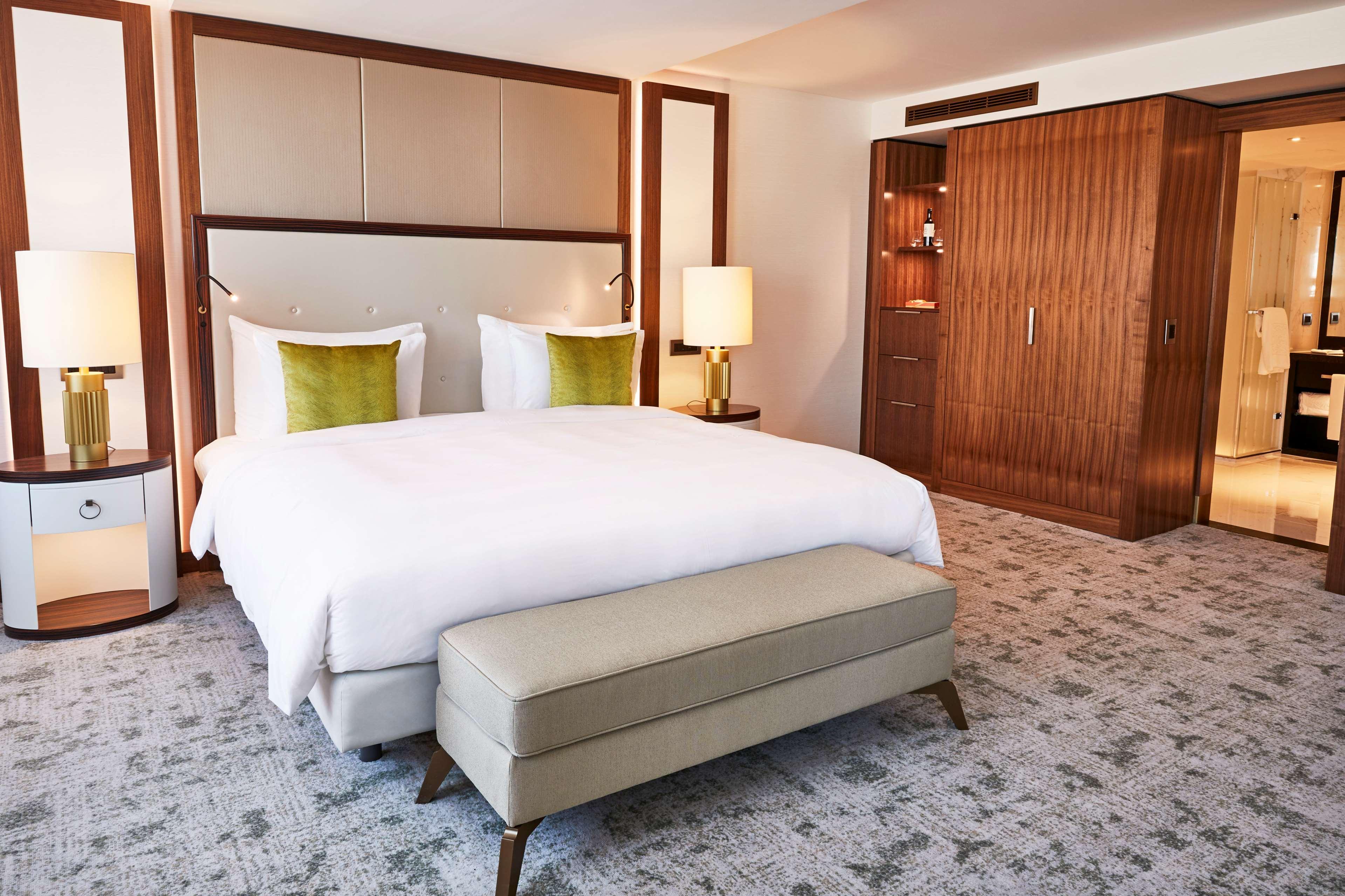 هتل Kempinski Hotel Corvinus Budapest بوداپست