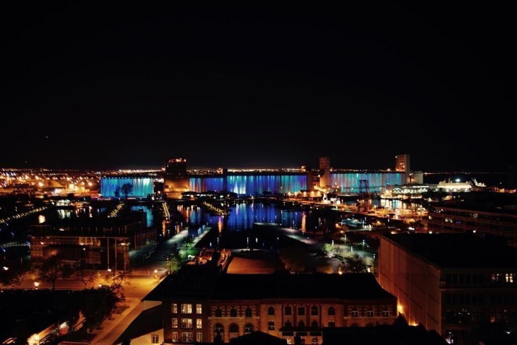 هتل Hotel Manoir des Remparts Quebec City