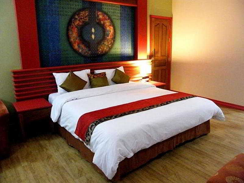 هتل The Sea Breeze Jomtien Resort Jomtien