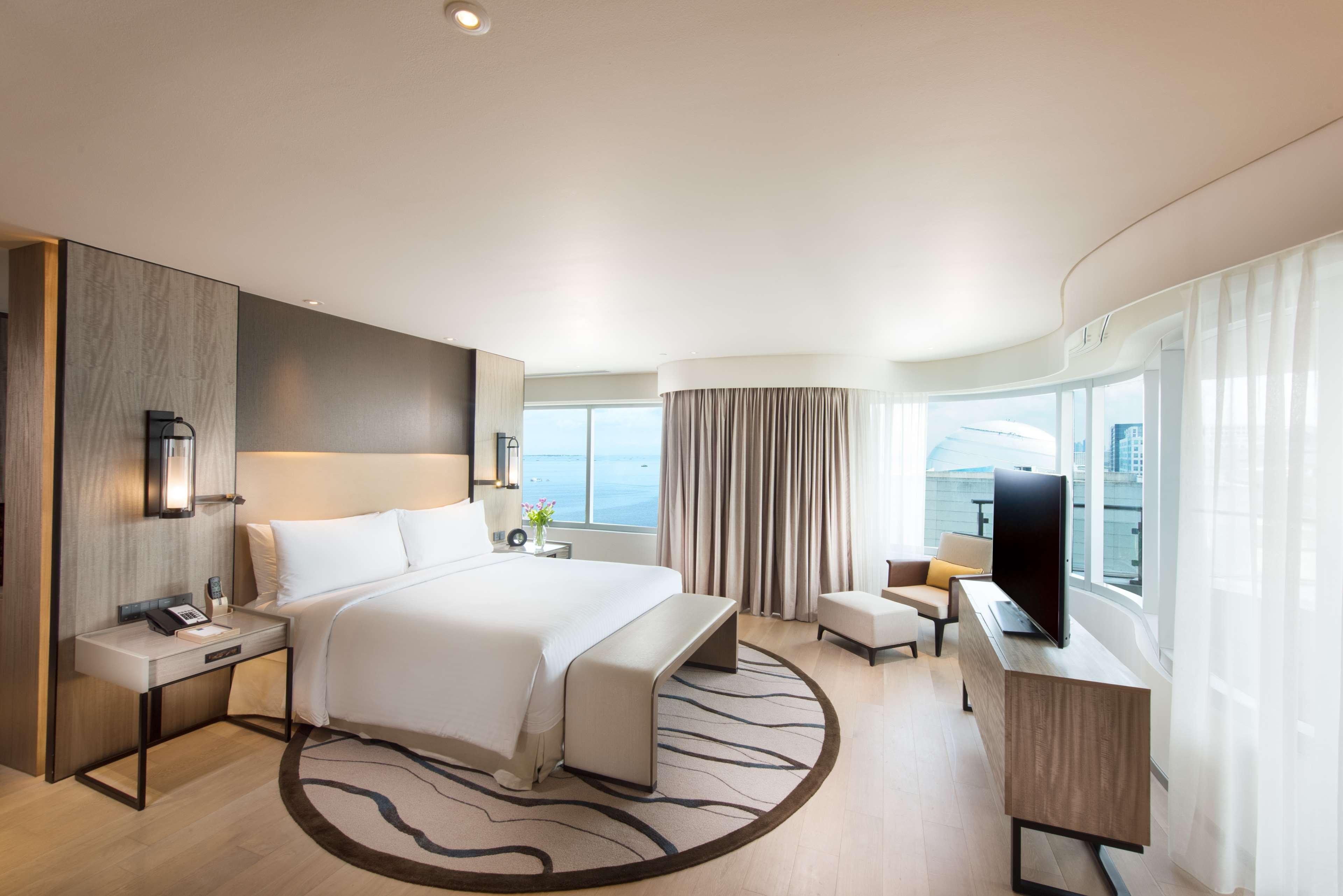 هتل Conrad Manila Pasay City