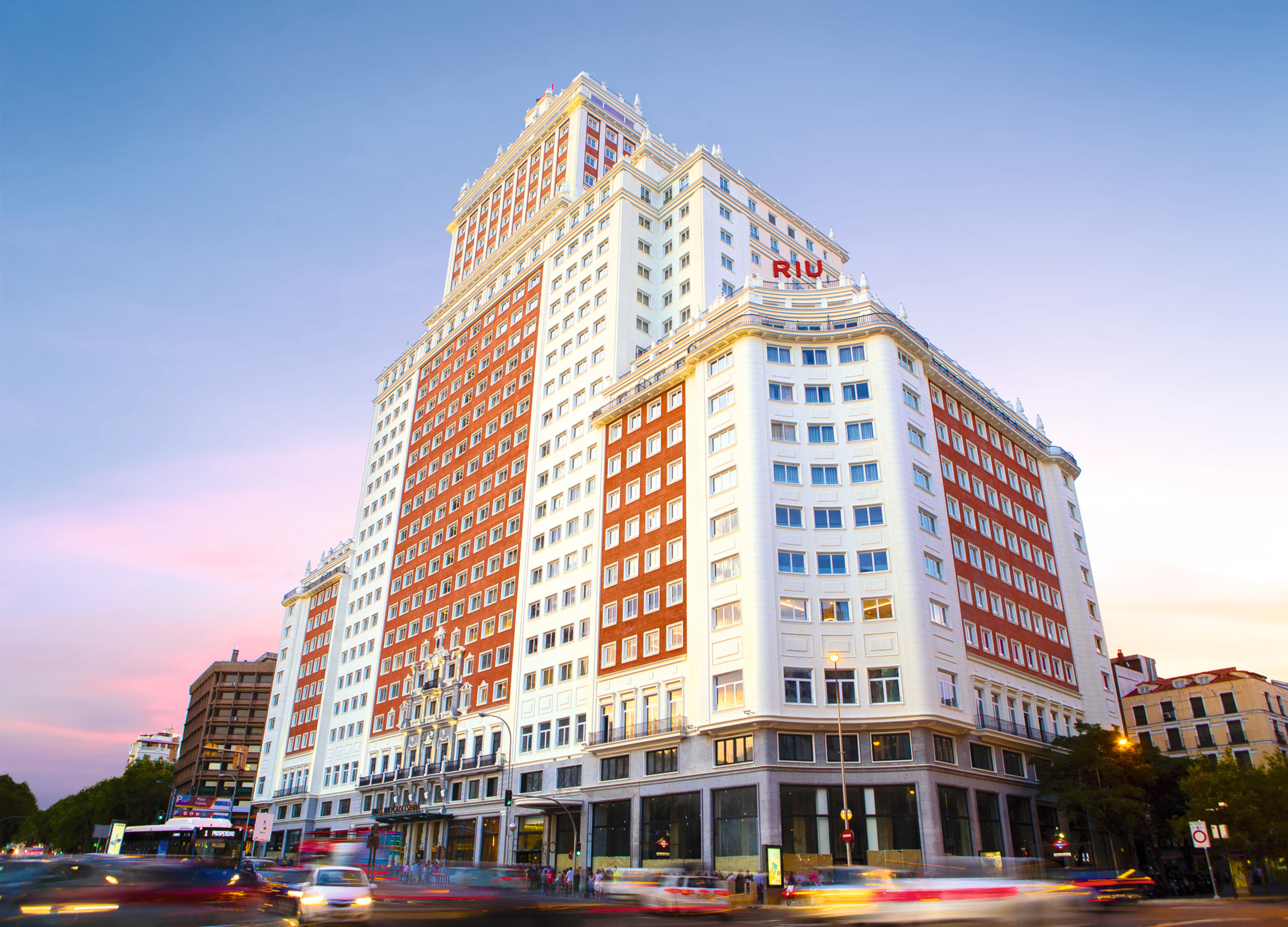 Alibaba https://cdn.alibaba.ir/ostorage/hotel/images/B404042A/D3851235337797FAF491FC198AC3F230.jpg