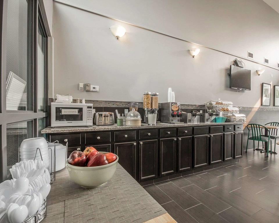 هتل Quality Inn Kamloops Kamloops