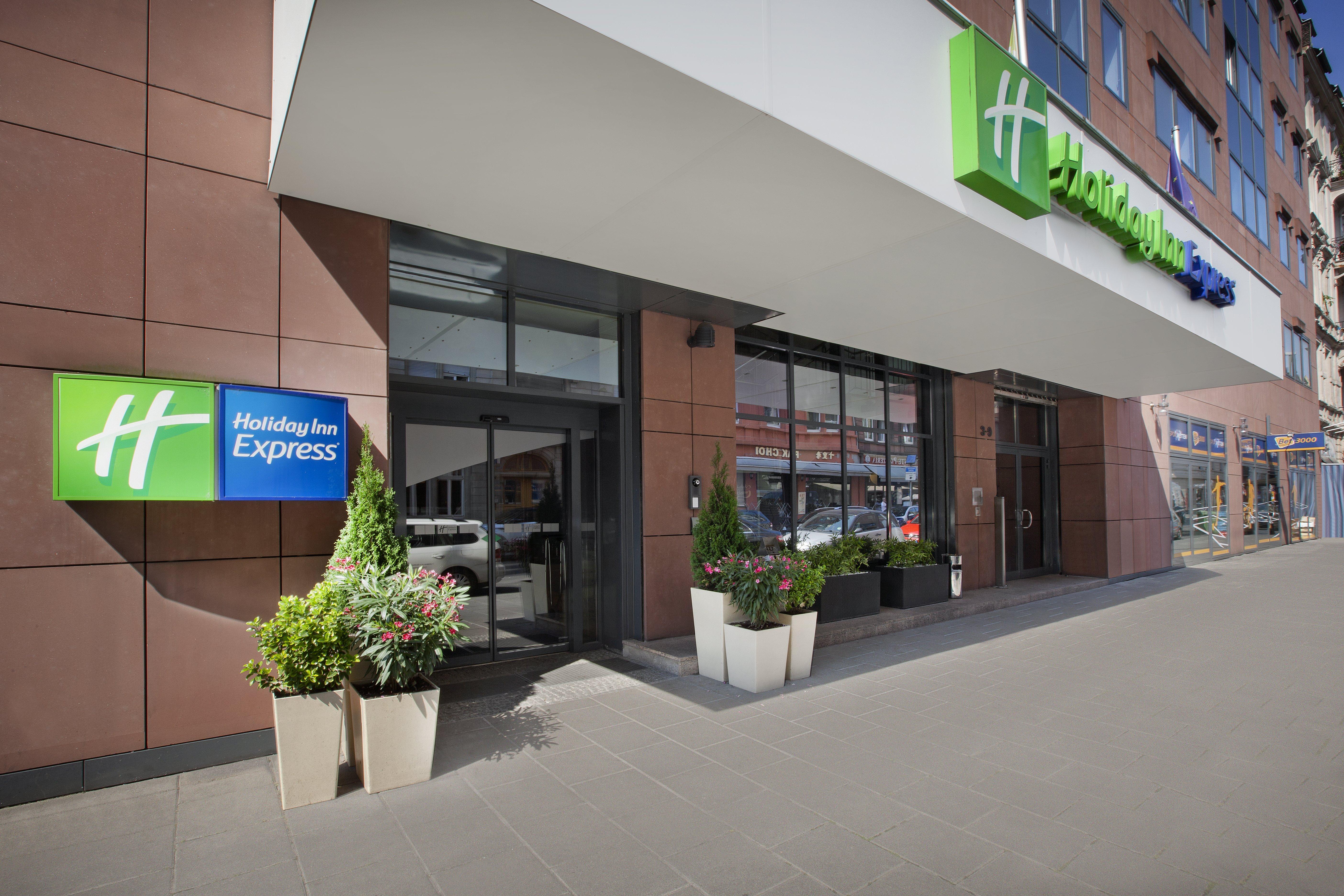 Alibaba https://cdn.alibaba.ir/ostorage/hotel/images/B6C81C3D/C3BA591962C0EE55F0C4E27F78037ED1.jpg