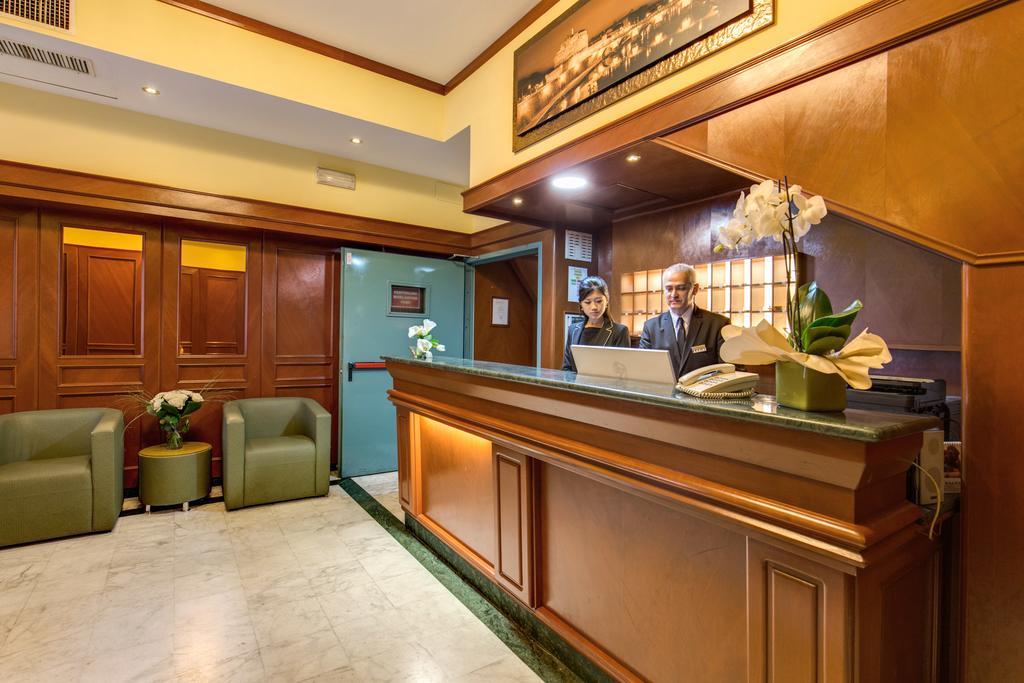 هتل Flower Garden رم