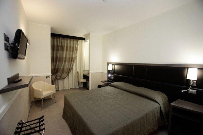 هتل Hotel Artis رم