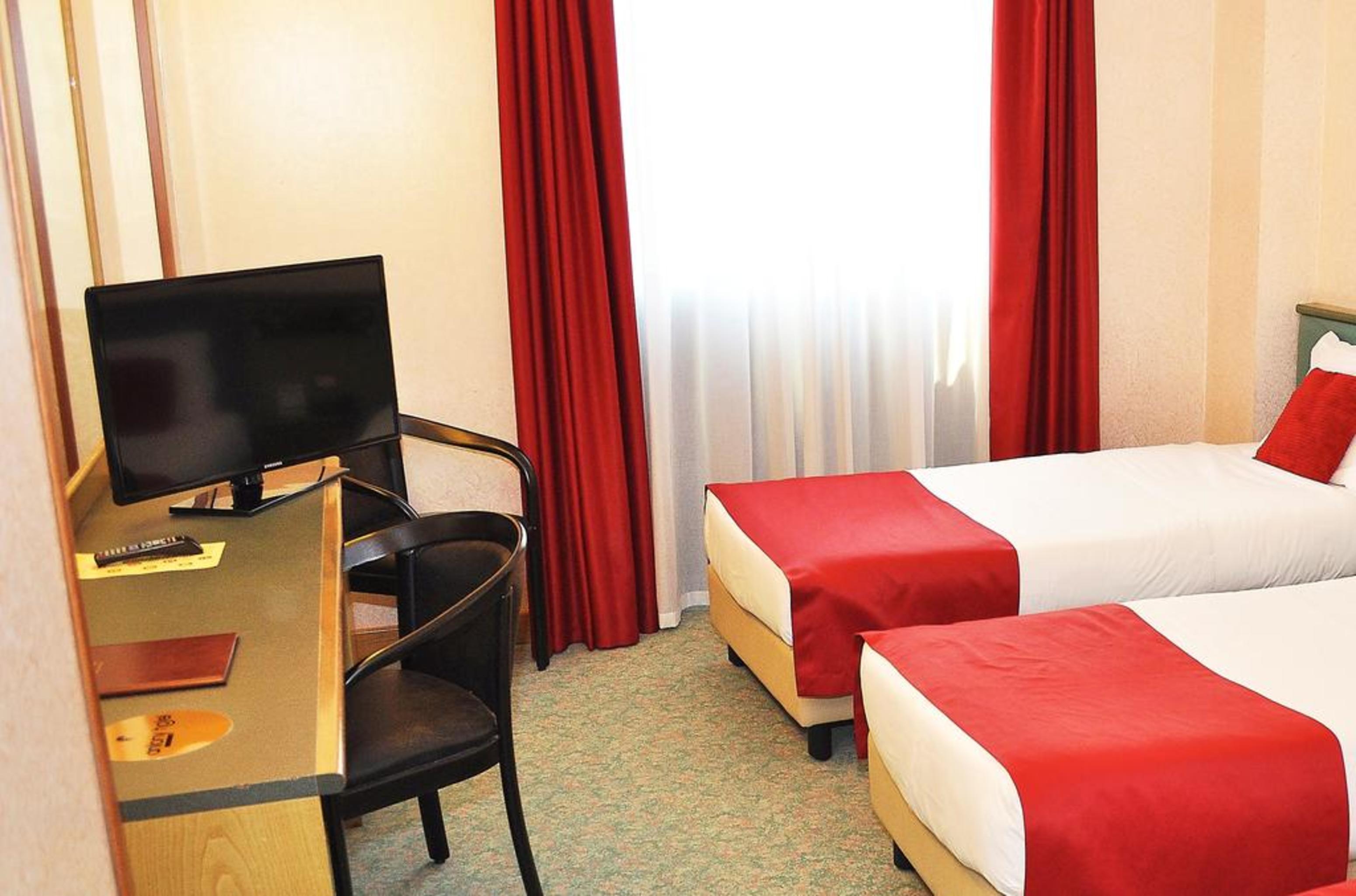 هتل Antony Hotel مستر