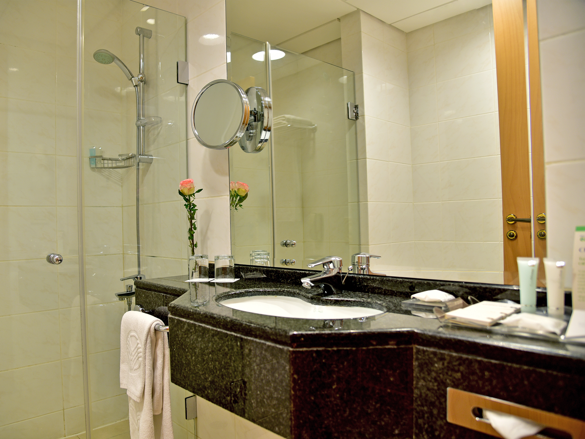هتل Gefinor Rotana بیروت