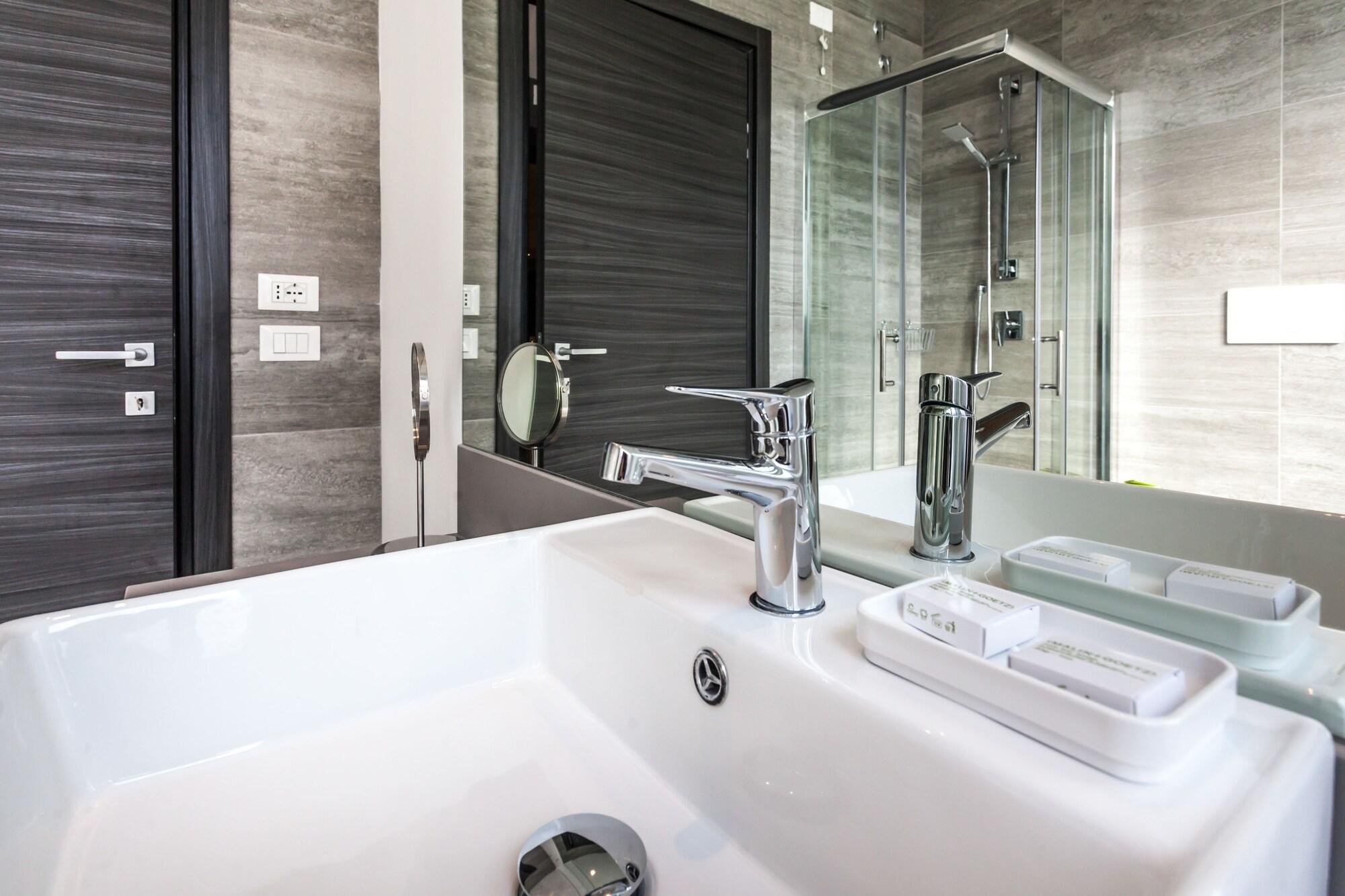 هتل M2M Made To Measure میلان