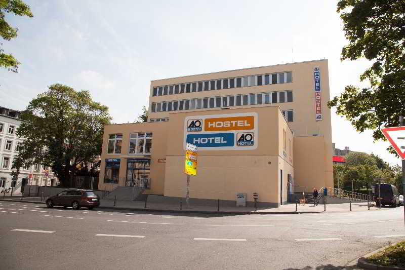 هتل a&o Aachen Hauptbahnhof آخن