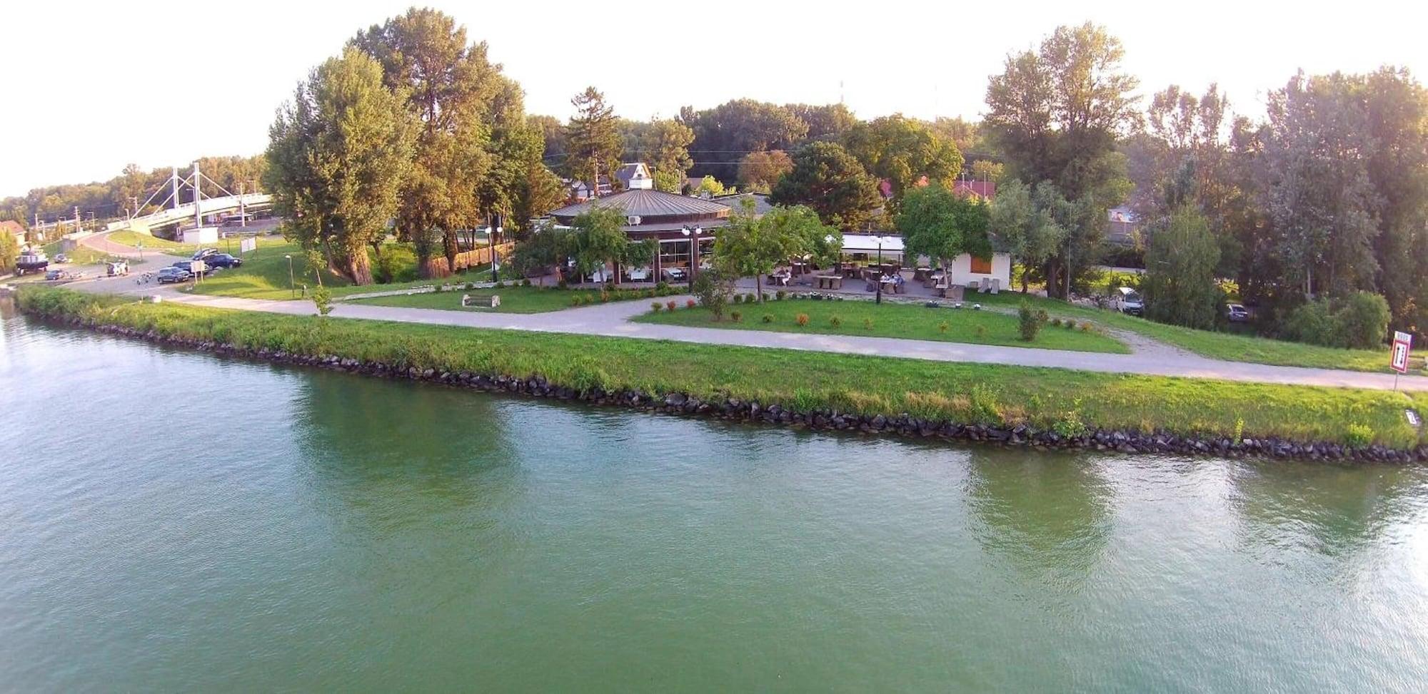 Alibaba https://cdn.alibaba.ir/ostorage/hotel/images/BA184CB2/A725E30E6FC65B9BD3BE3FAD7D3A9D51.jpg