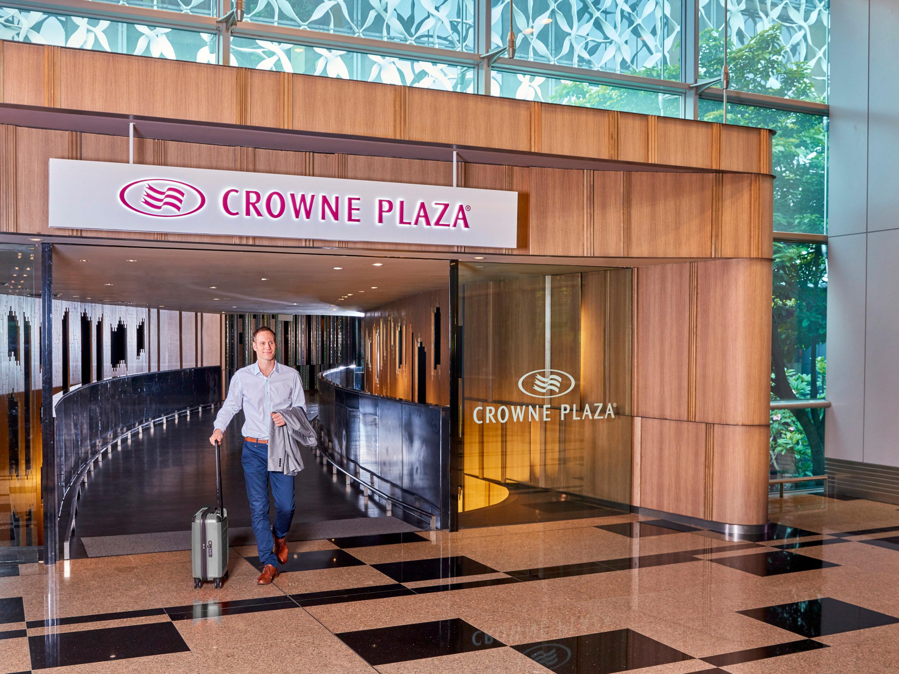 تصاویر Hotel Crowne Plaza Changi Airport