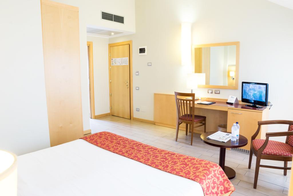 هتل Hotel Cristallo میلان