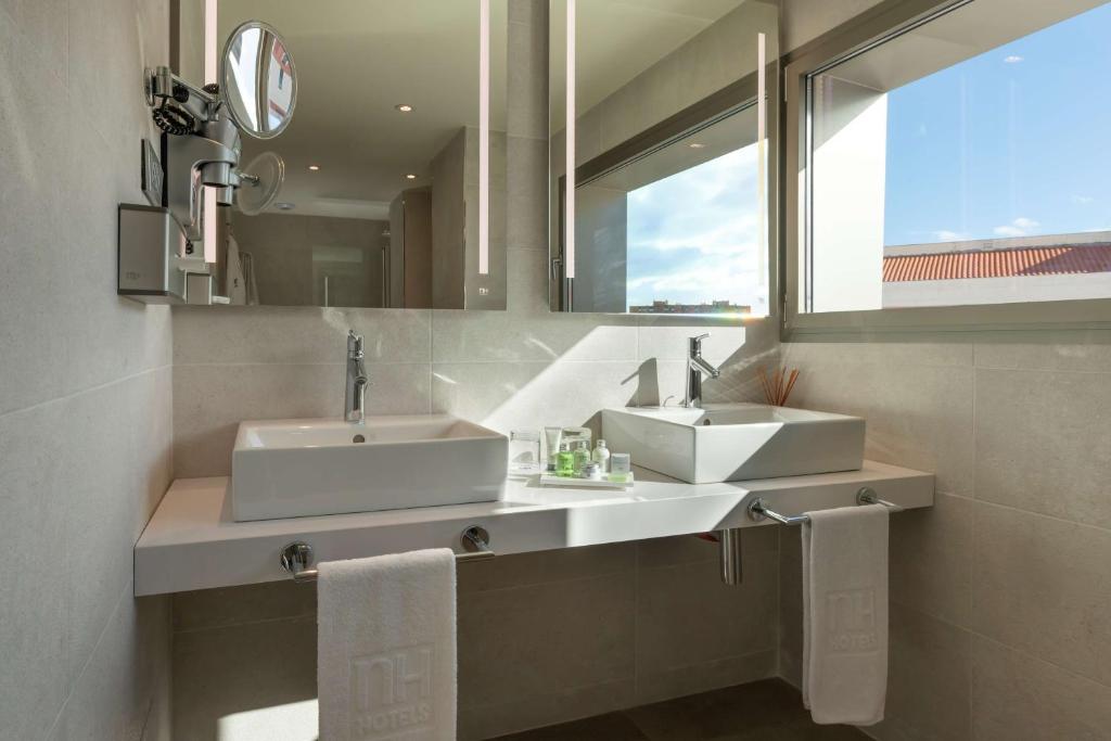 هتل NH Málaga مالاگا