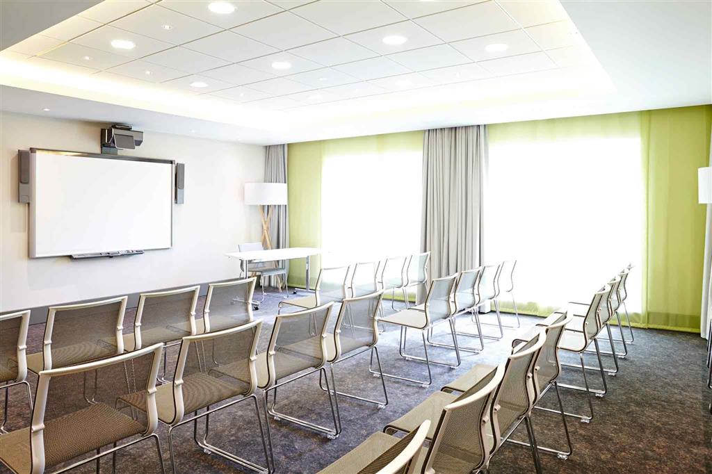 هتل Novotel London Brentford لندن