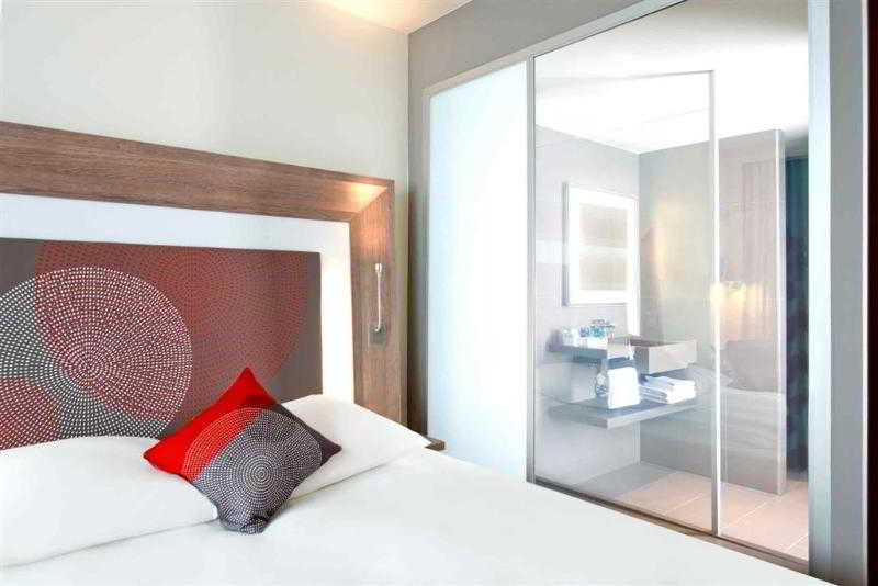 هتل Novotel London Brentford لندن