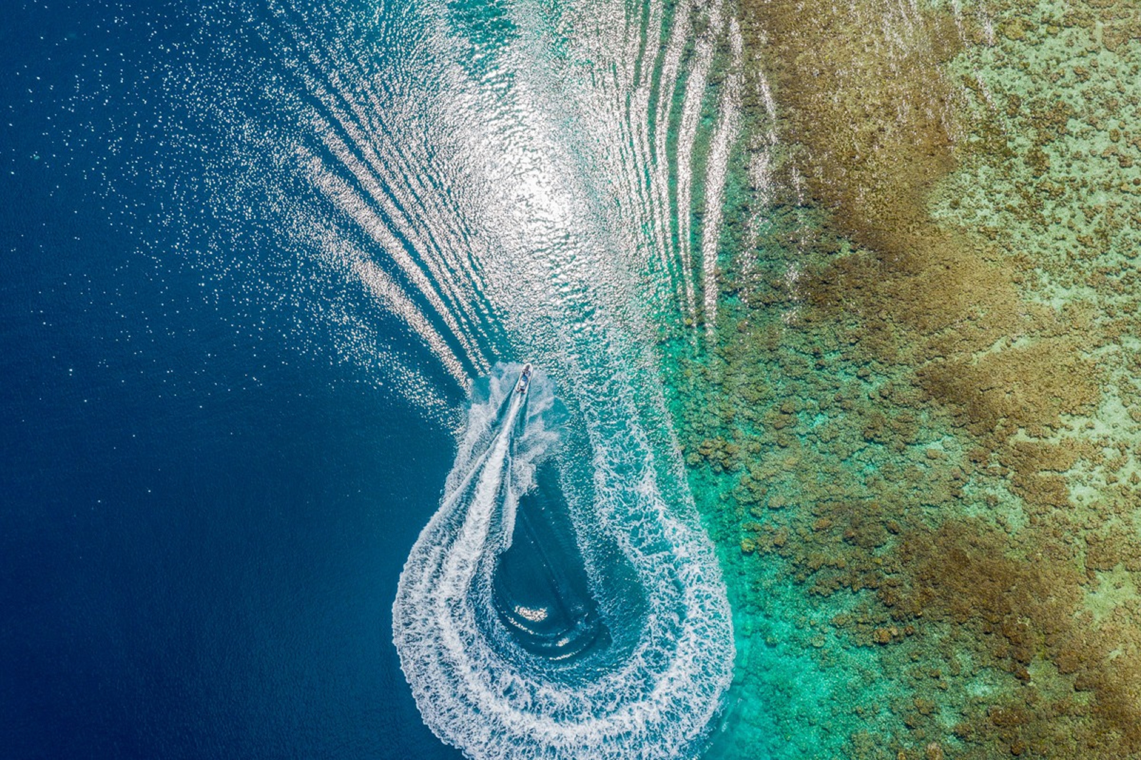 هتل Equator Village Gan