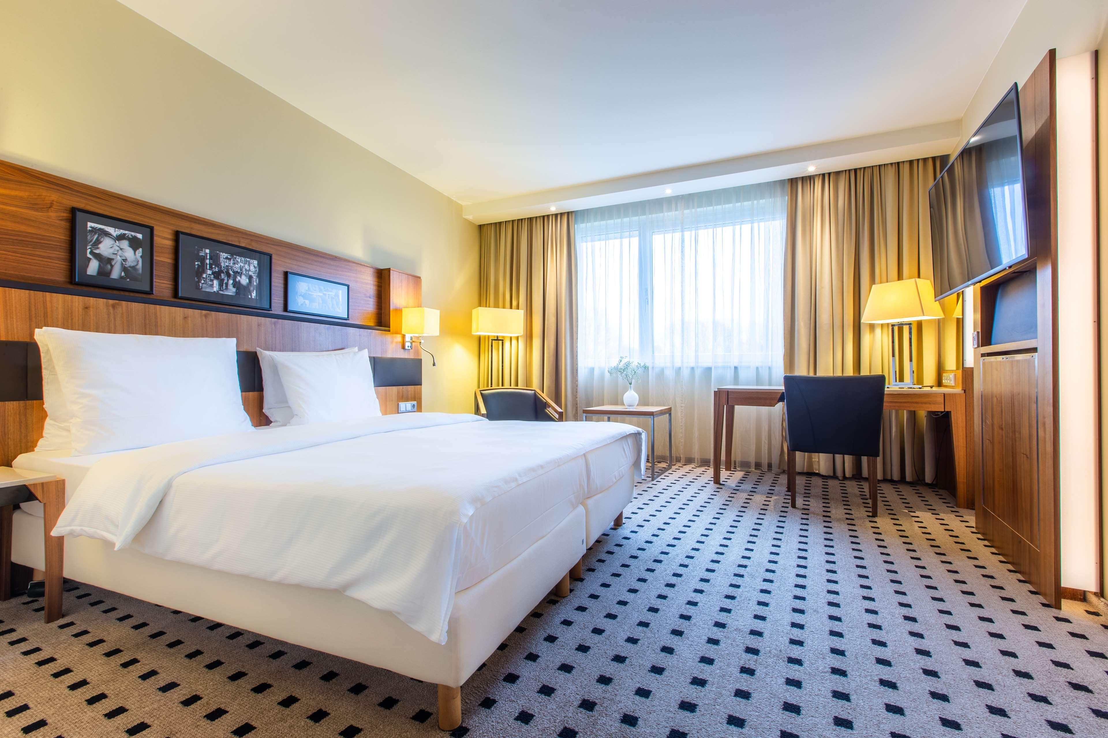 هتل Radisson Blu Hamburg Airport هامبورگ