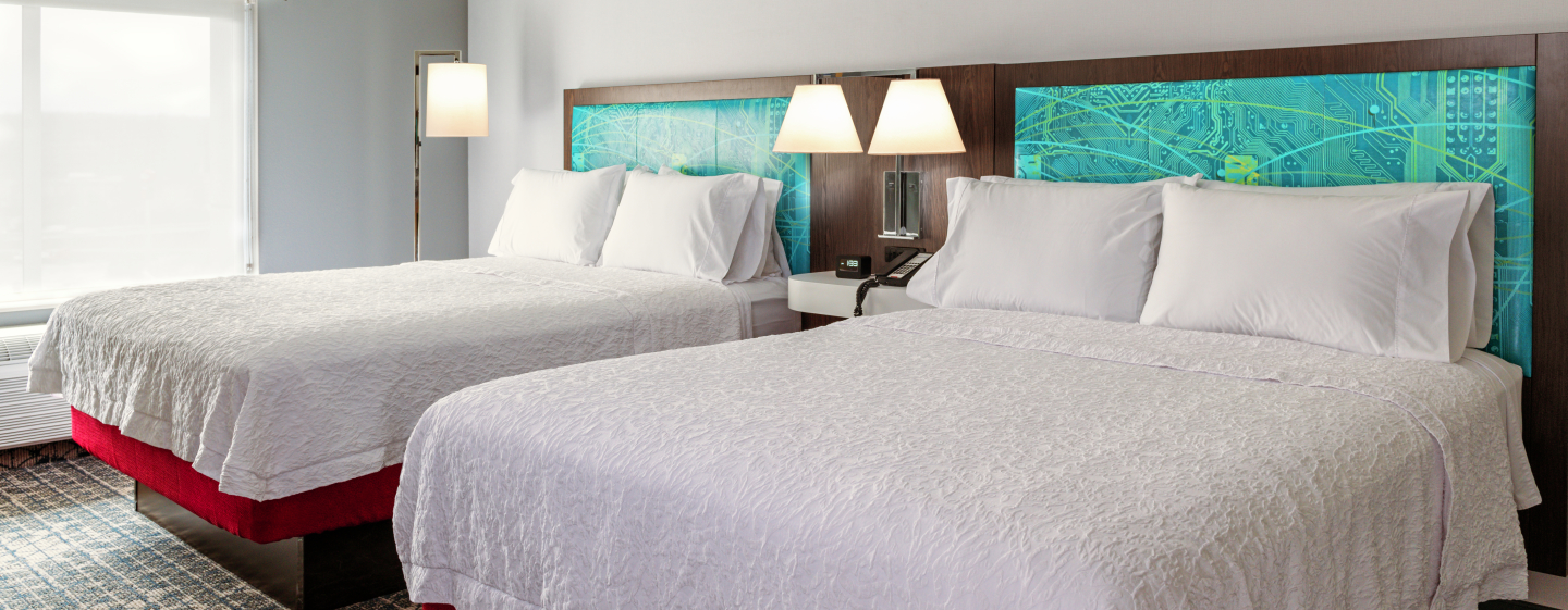 هتل Hampton Inn & Suites by Hilton Toronto Downtown تورنتو