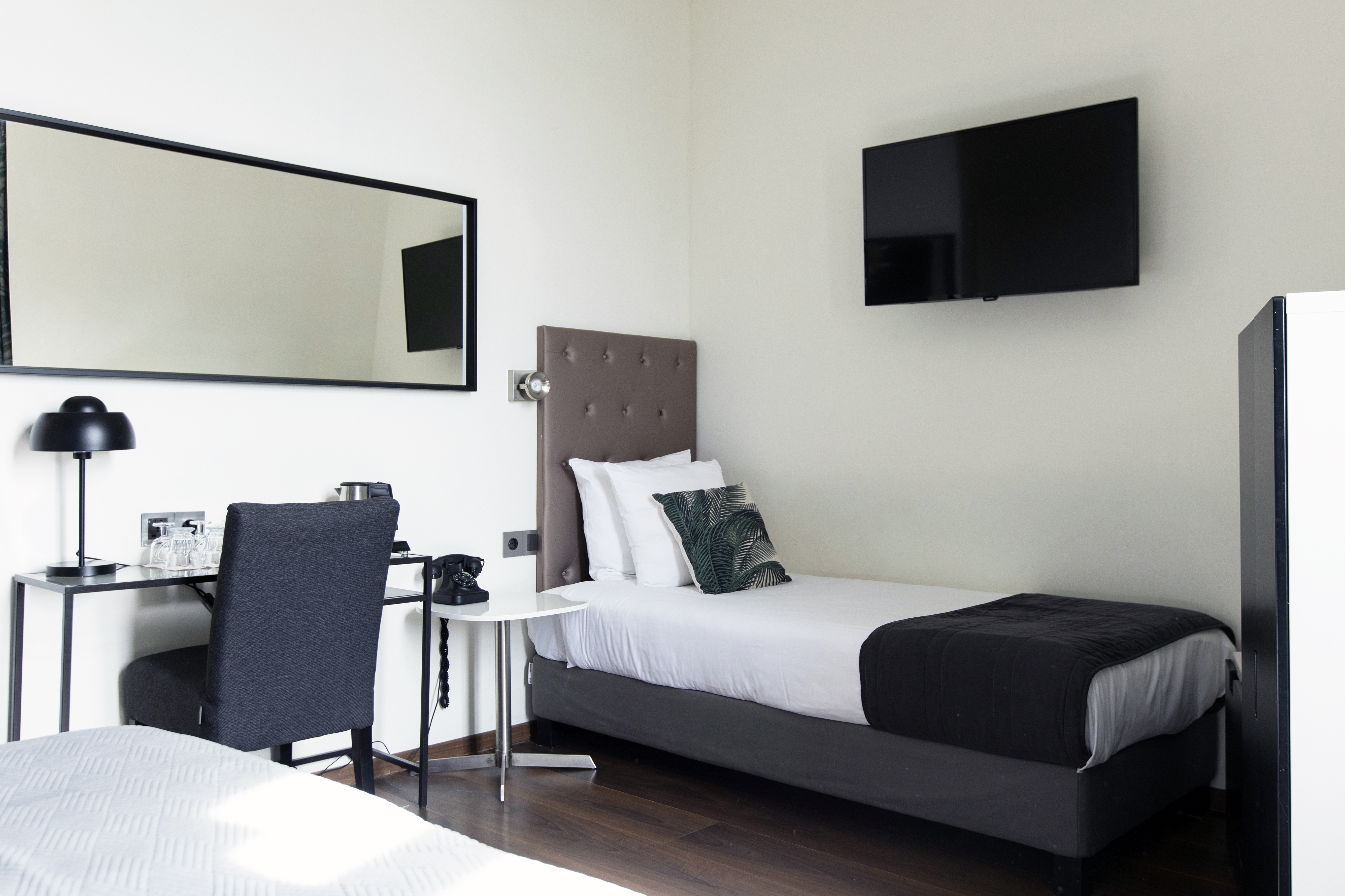 هتل Quentin Hotel Amsterdam آمستردام