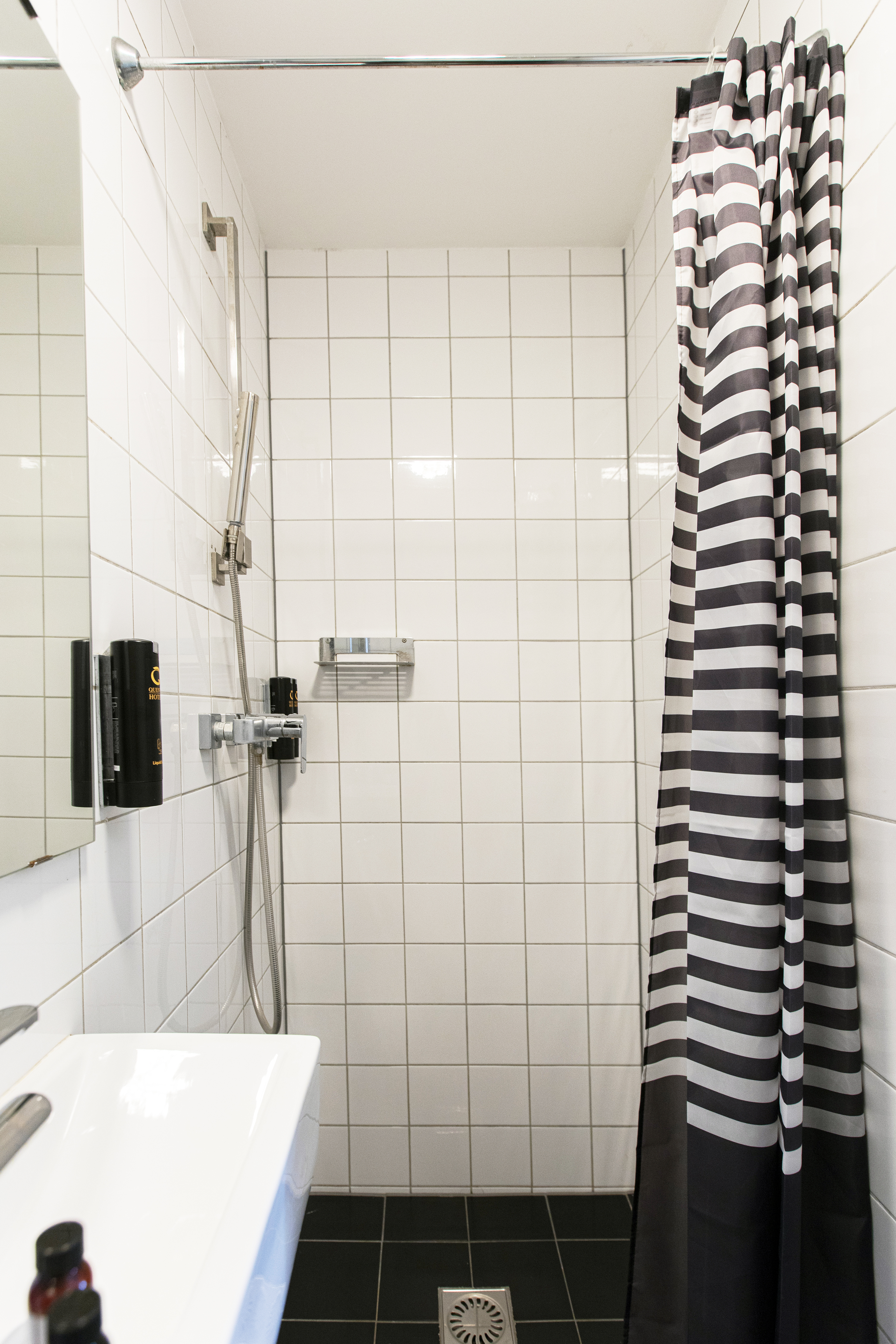 هتل Quentin Hotel Amsterdam آمستردام