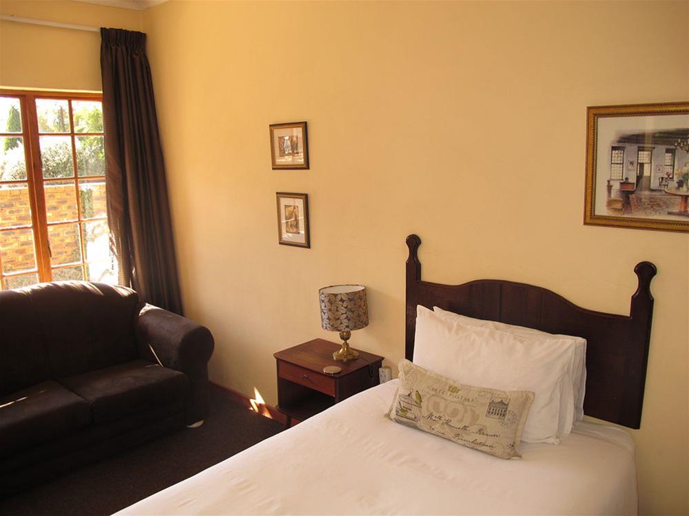 هتل Aero Guest Lodge Kempton Park