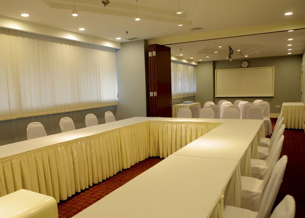 Alibaba https://cdn.alibaba.ir/ostorage/hotel/images/BDCC128C/79A8E425E01BE2909FD9E4D760E9A0D7.jpg