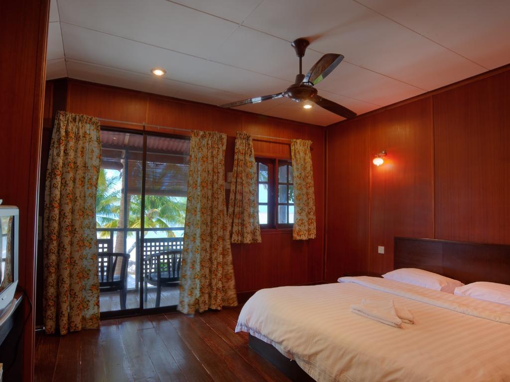هتل Malibest Resort Pantai Tengah