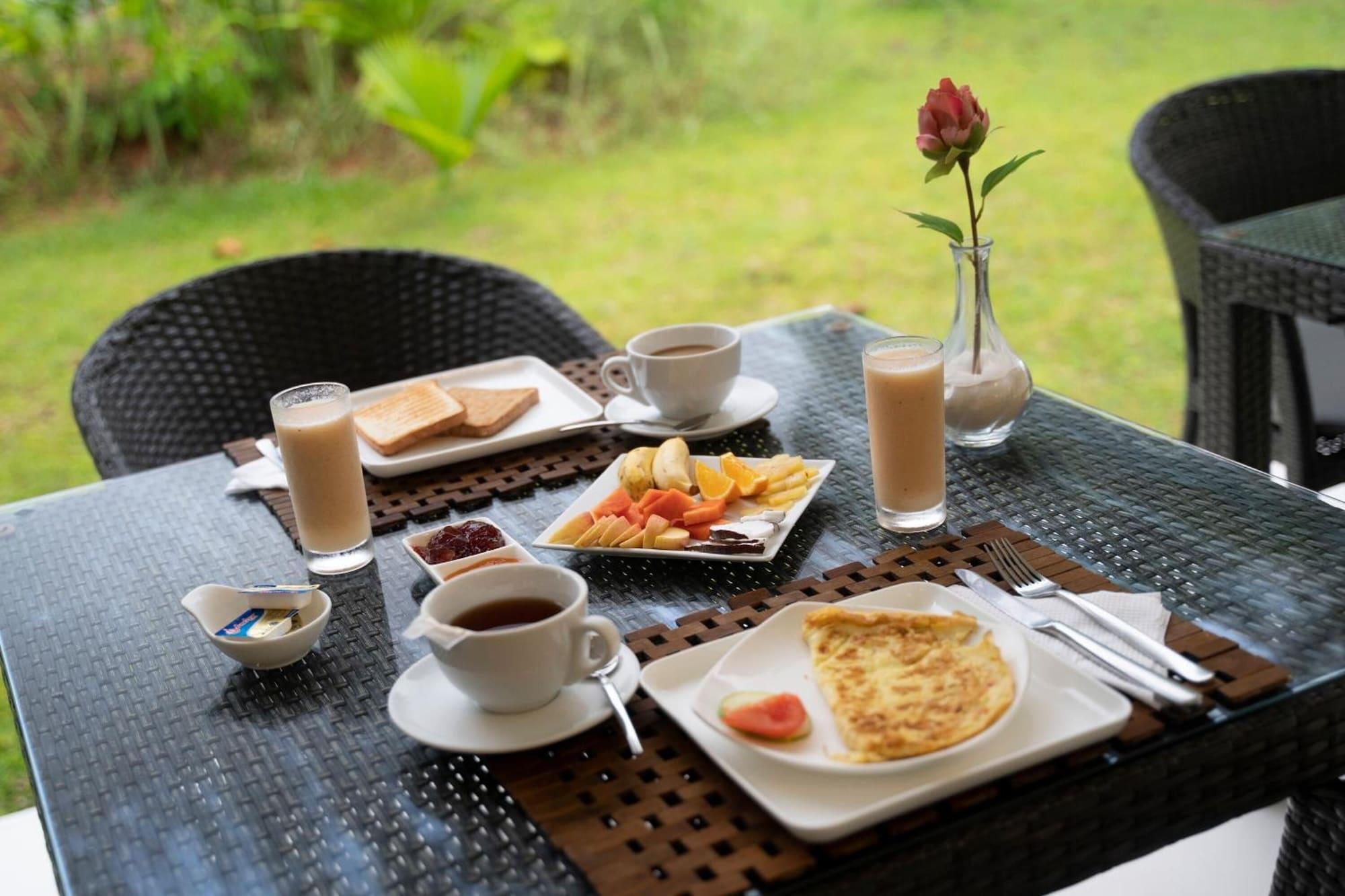 هتل La Modestie Guest House and Self Catering Praslin Island