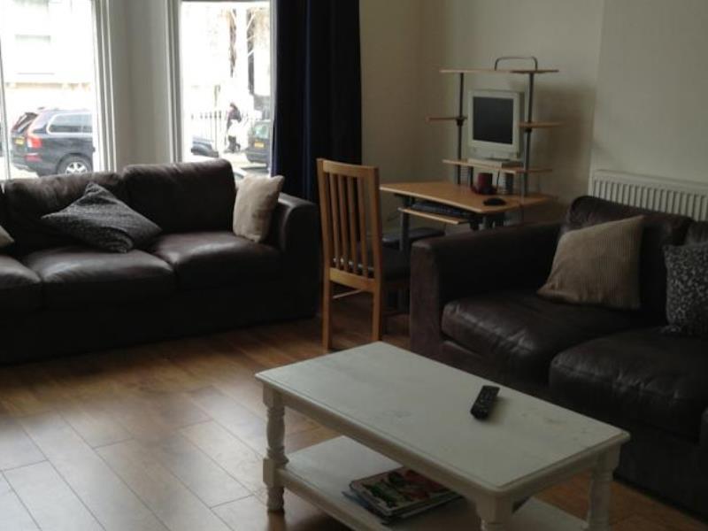 هتل Saint James Backpackers لندن