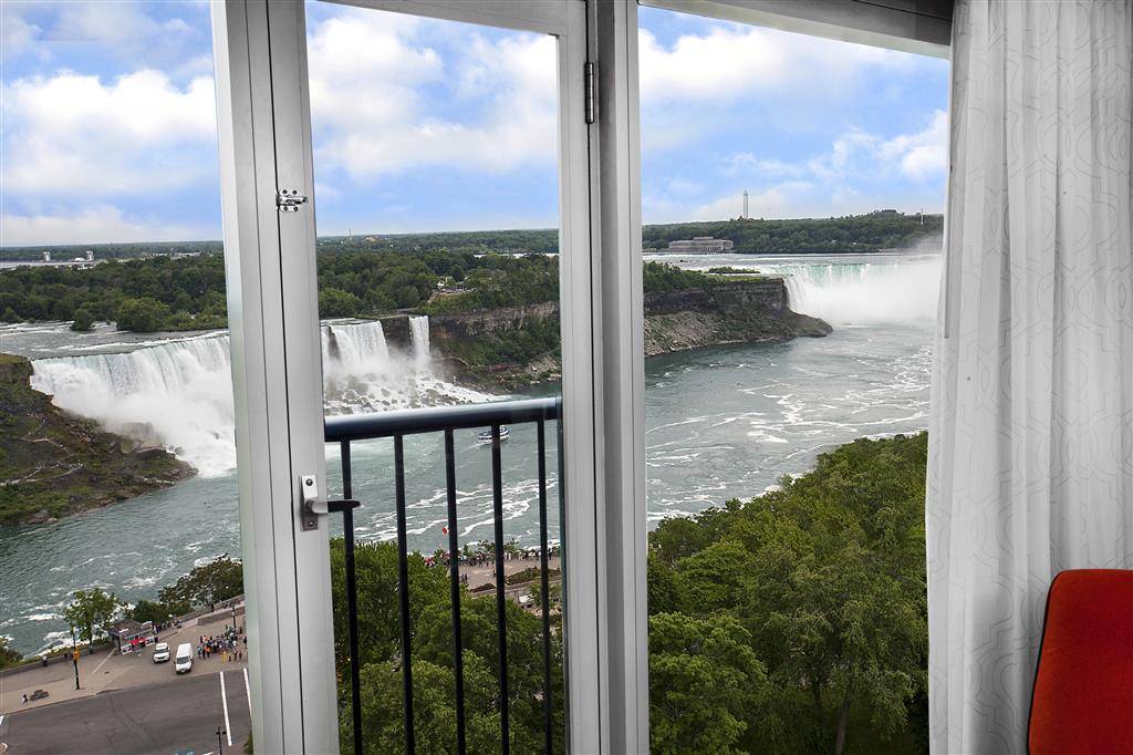 هتل Sheraton Fallsview Hotel آبشار نیاگارا