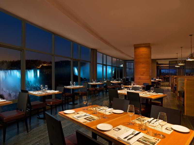 هتل Sheraton Fallsview Hotel آبشار نیاگارا