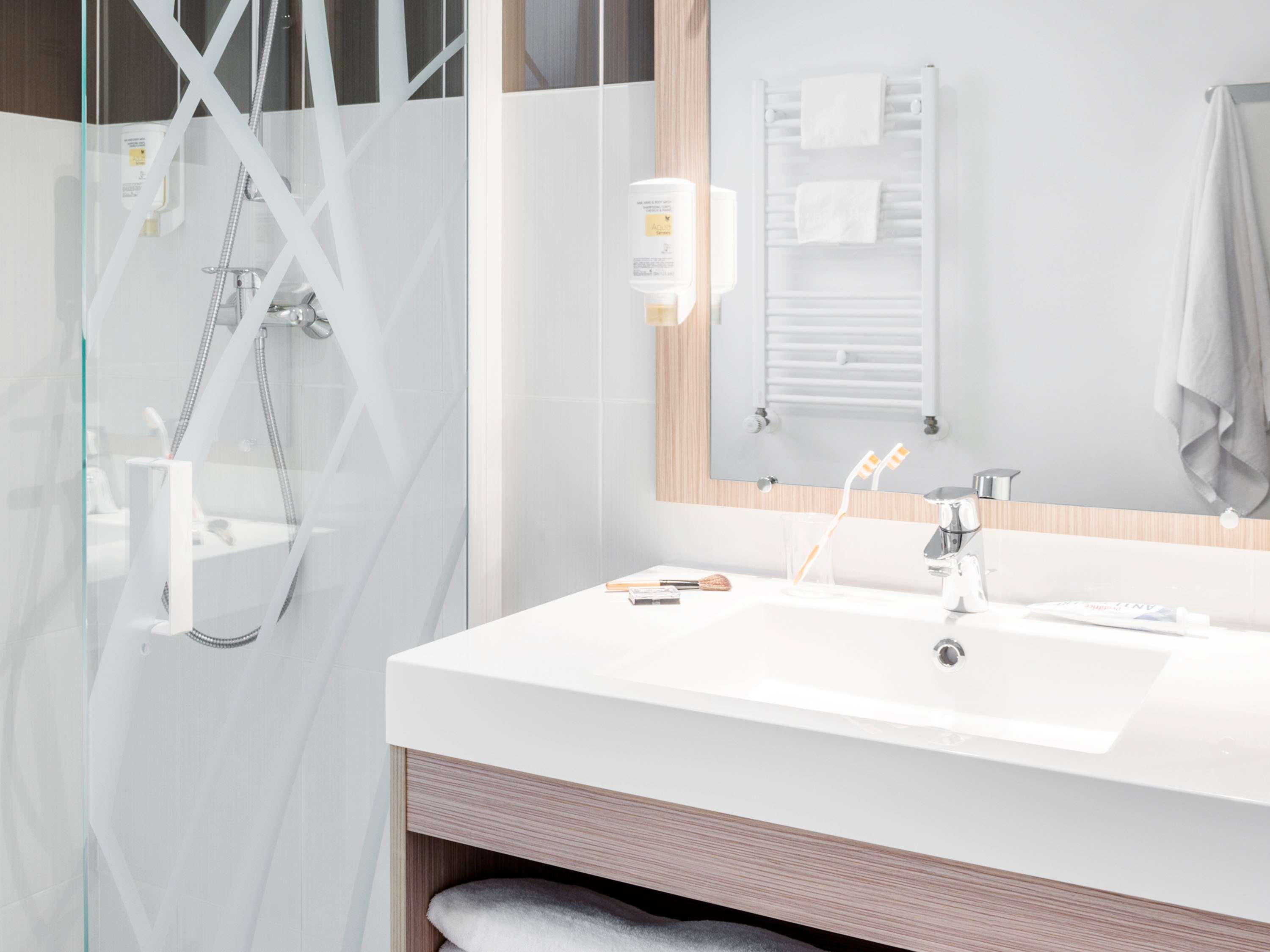 هتل Aparthotel Adagio access Paris Clichy Clichy