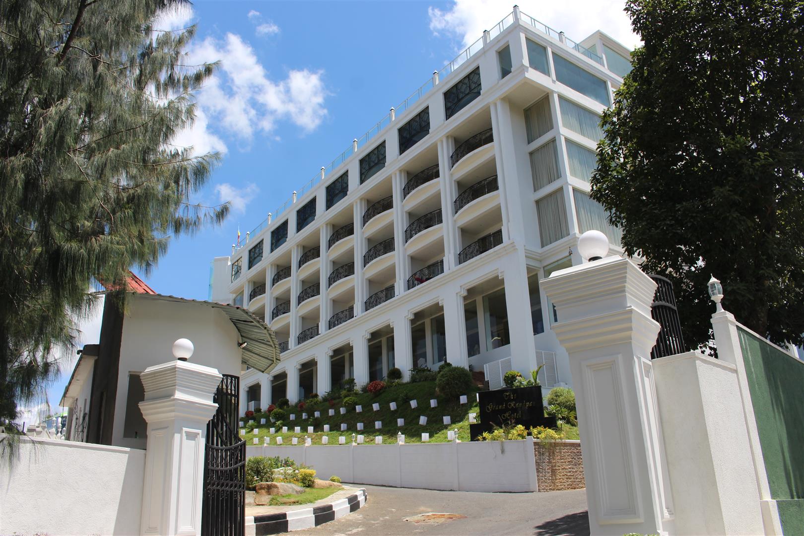 Alibaba https://cdn.alibaba.ir/ostorage/hotel/images/C04D17C3/159025583006916F3CEB4886877D5025.jpg
