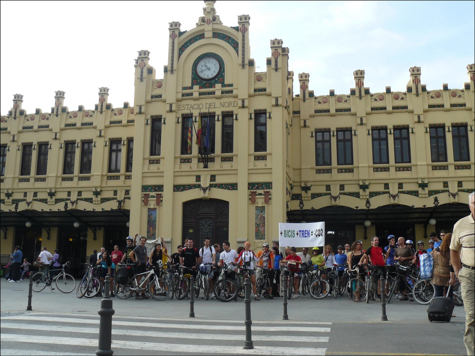 هتل Up Hostel Valencia والنسیا