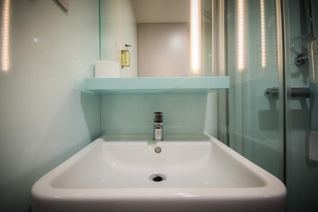 هتل Easyhotel Manchester منچستر