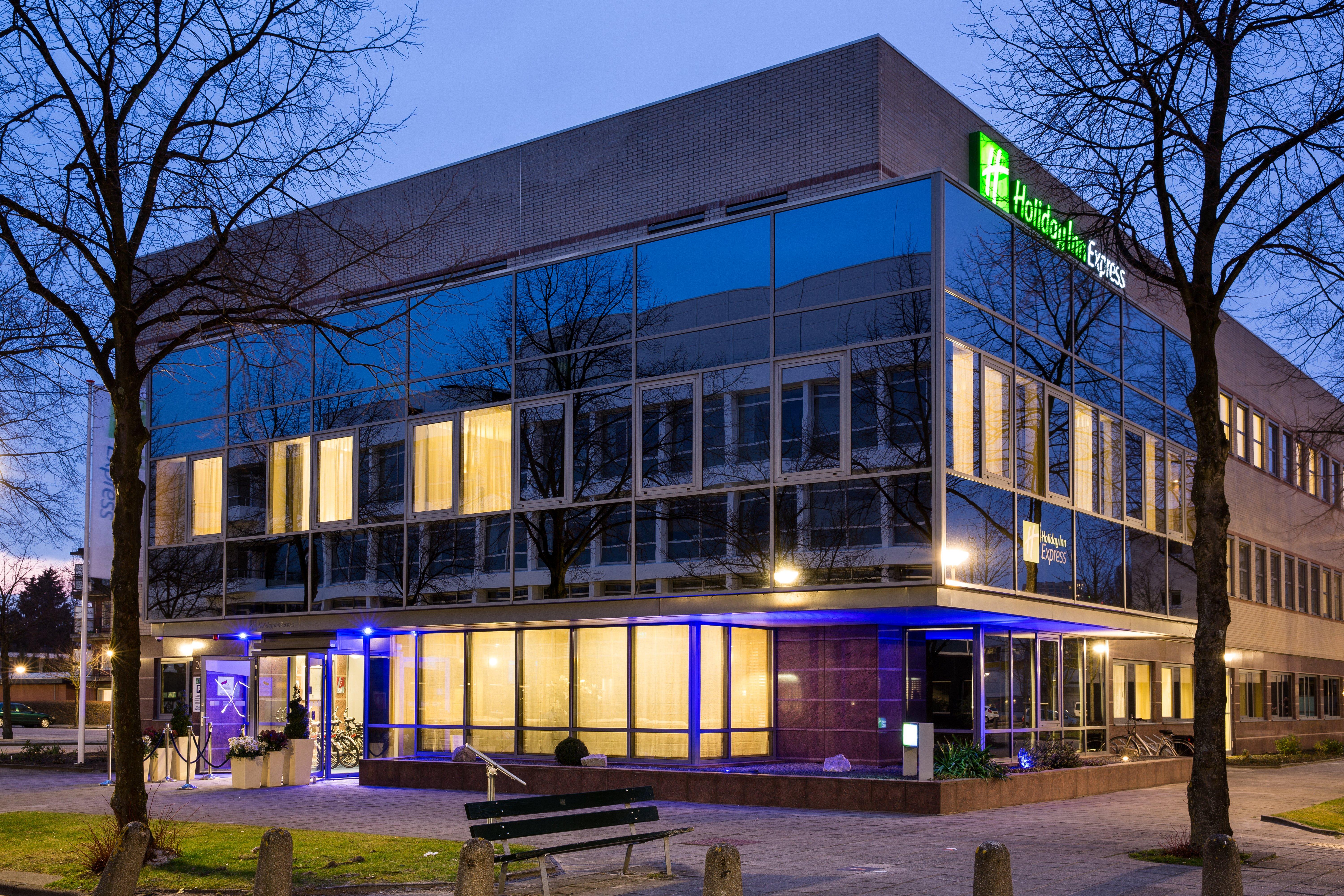 هتل Holiday Inn Express Amsterdam - South آمستردام