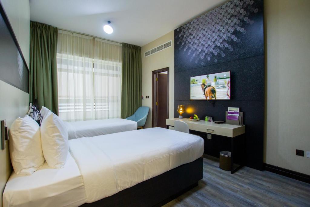 هتل Time Express Hotel Al Khan شارجه