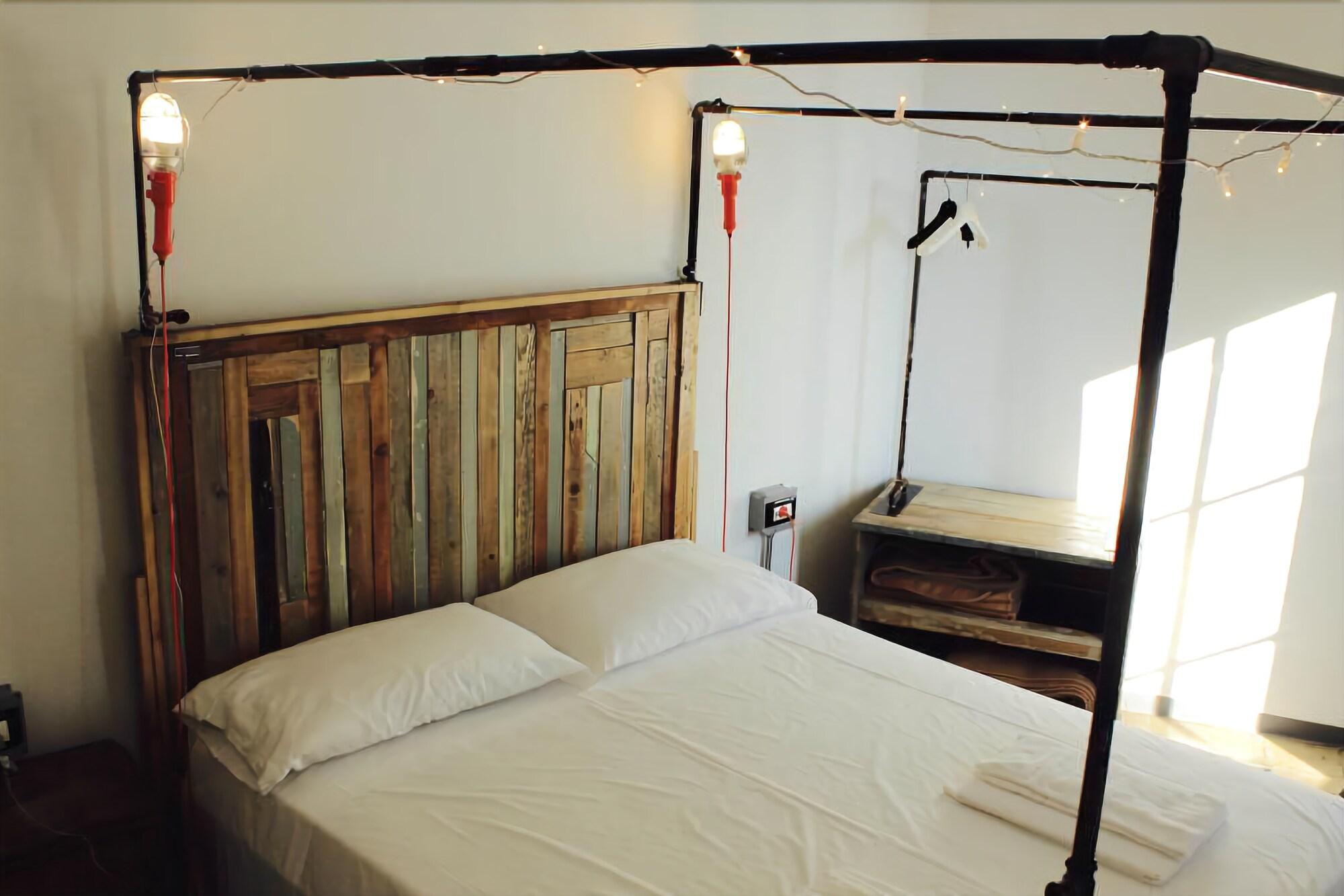 هتل هاستل ماداما بیسترو میلان