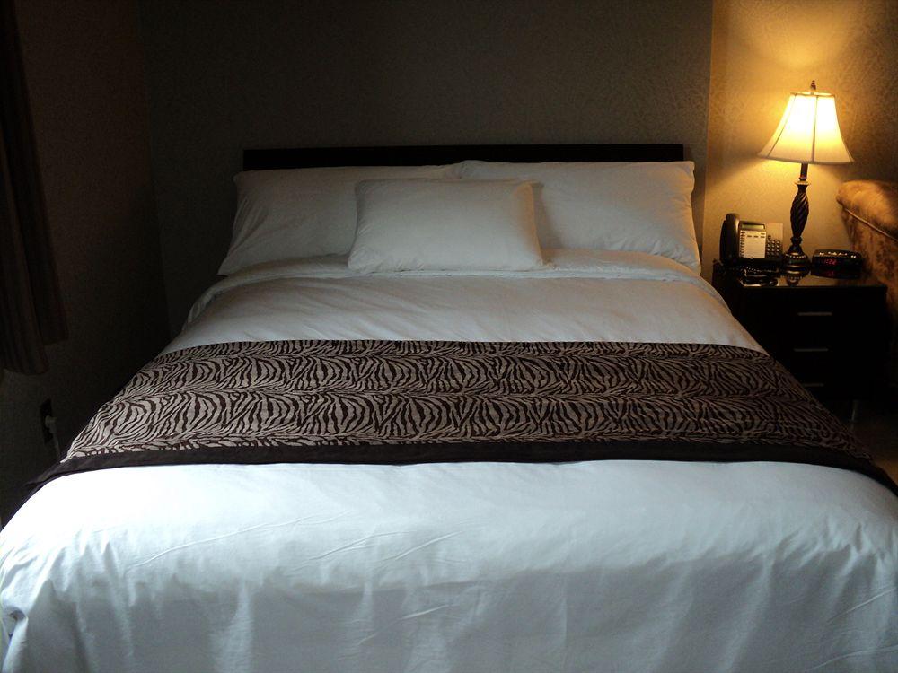 هتل Montecassino & Suites Downsview