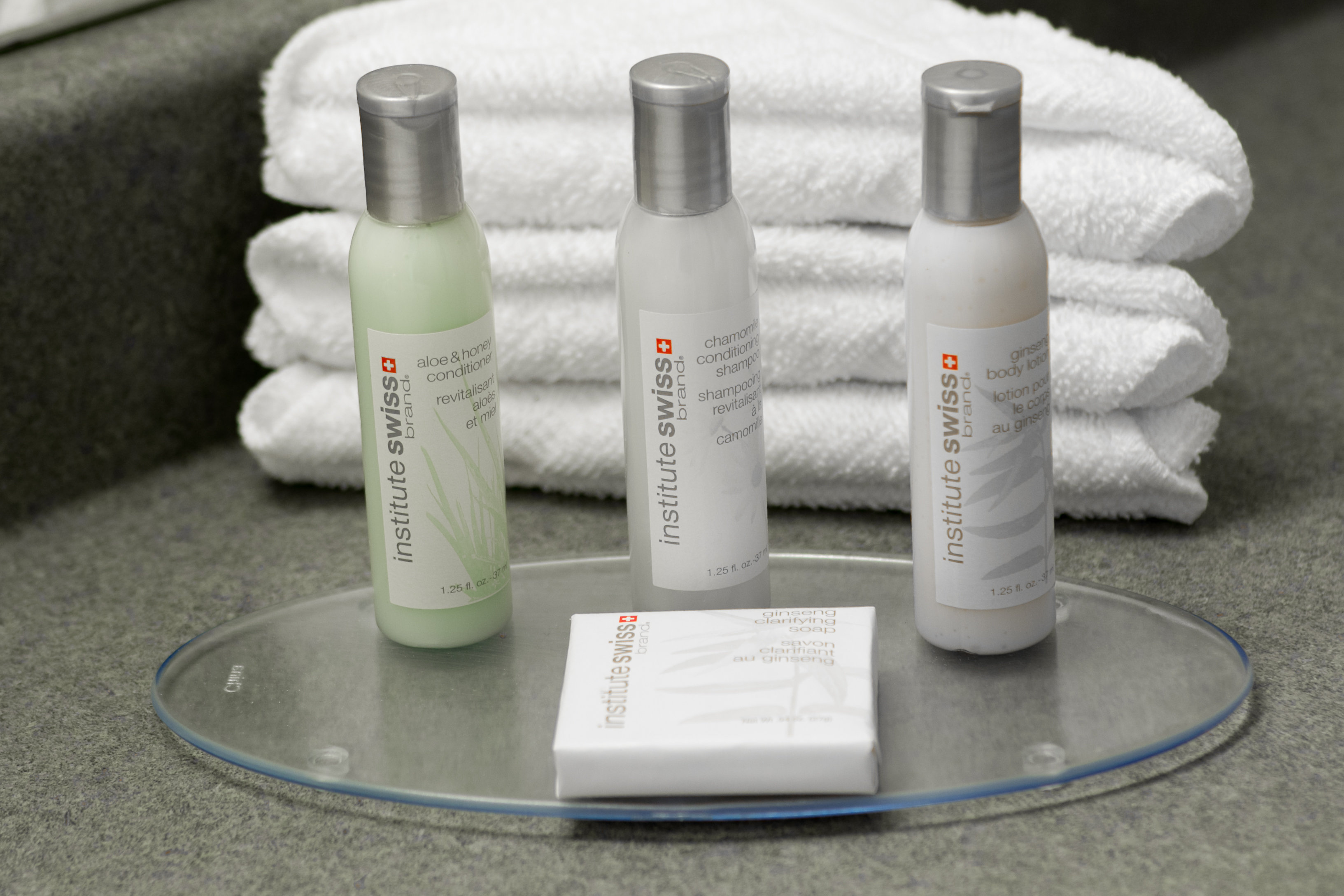 هتل Hotel Faubourg Montreal مونترال