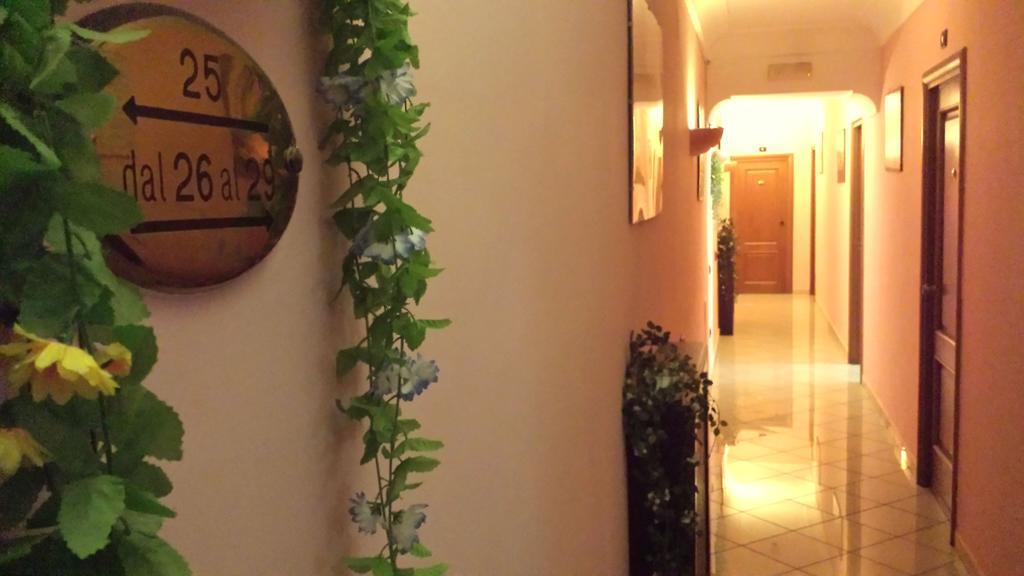 هتل Ginevra ناپل