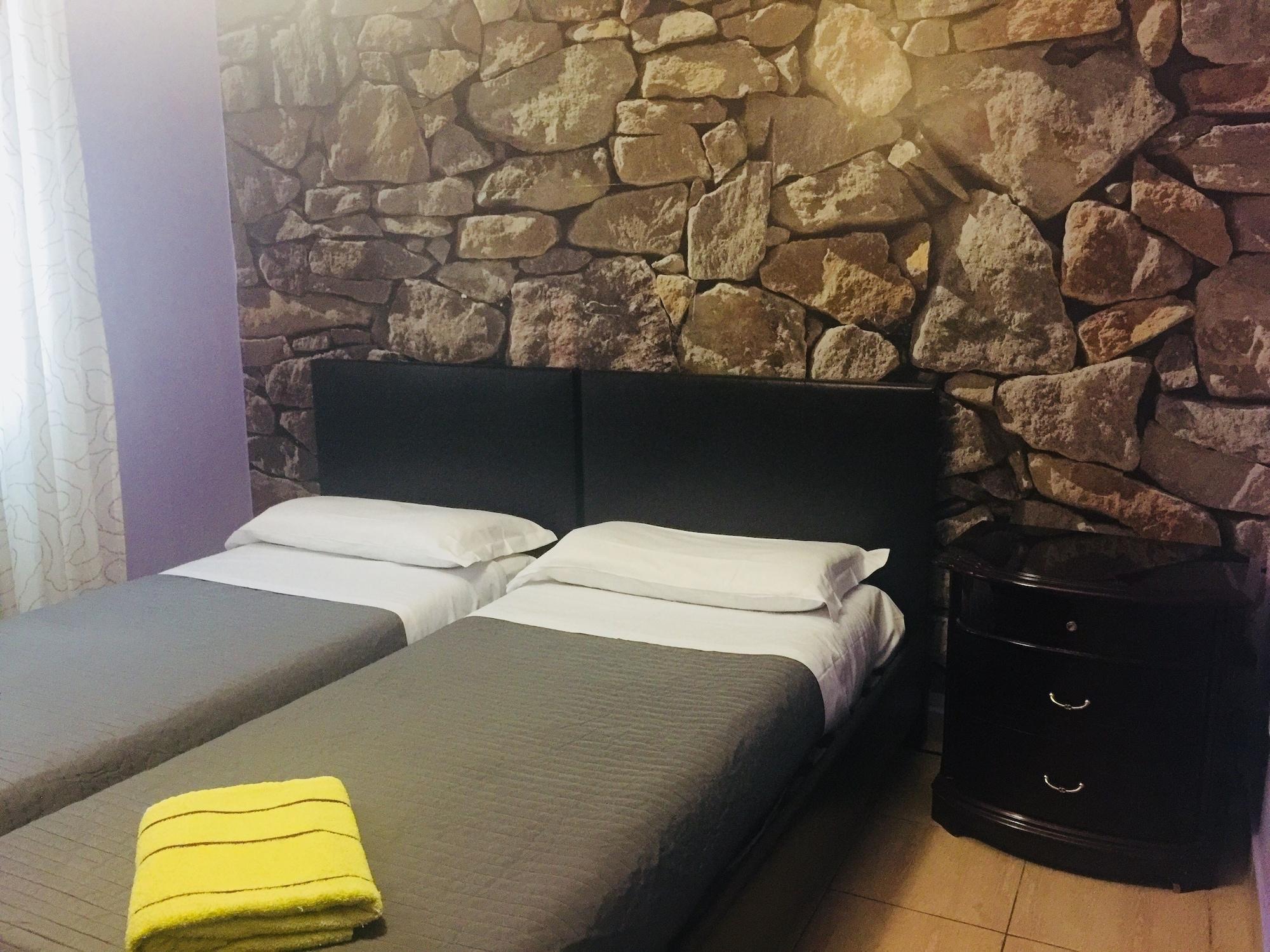 هتل Rome City Hostel رم